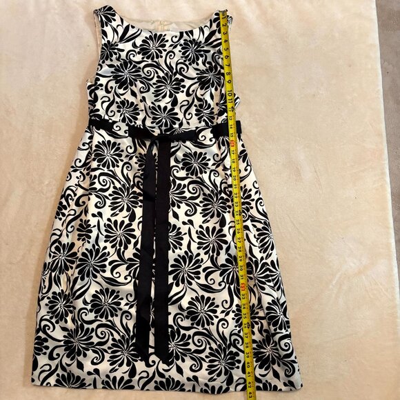 Jessica Howard Woman 20 Black & White Floral Satin Fit & Flare Dress - Picture 4 of 5